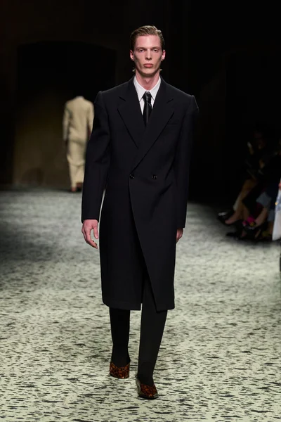 Look 24